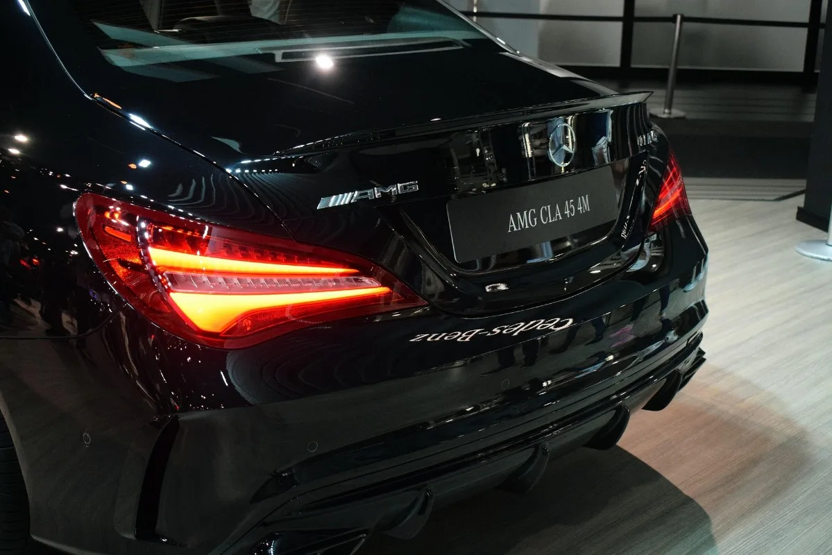 Mercedes CLA z USA na EU: konwersja, kodowanie i przeróbka lamp