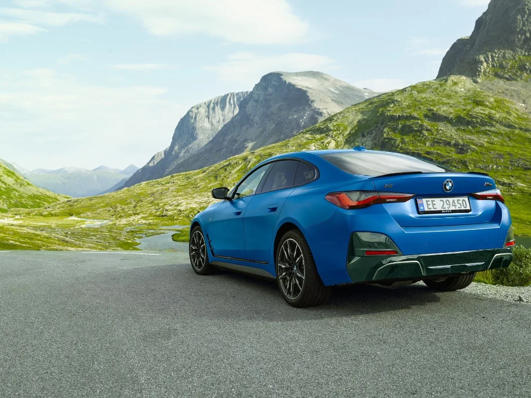 BMW i4 z USA na EU: konwersja świateł, kodowanie i multimedia